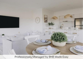 Macquarie - Sleek & Stylish, Countryside Views